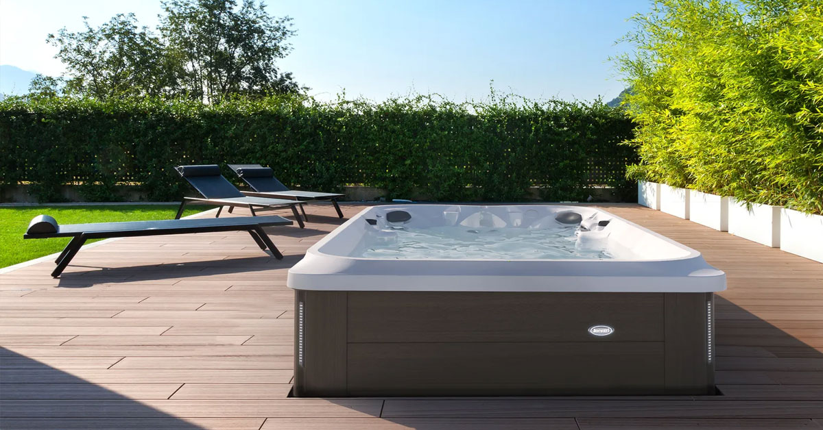 Installation d’un spa extérieur par un installateur professionnel