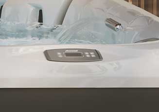 écran tactile du jacuzzi 5 places modele omnia